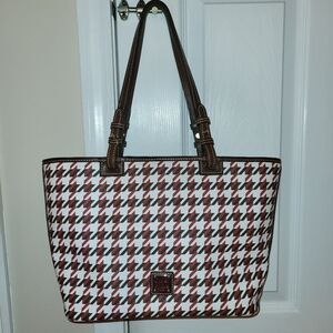 Dooney and Bourke Houndstooth large tote euc